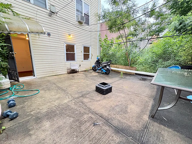 365 Kosciuszko St #1A — Photo 10