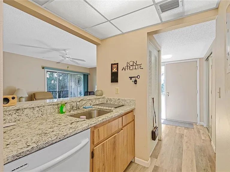 120 Hibiscus Woods Ct #4B — Photo 11