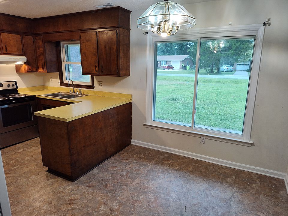 Kitchen and dining area