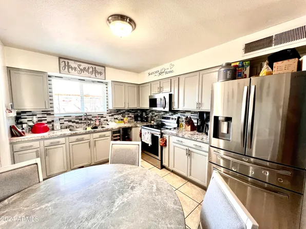 612 W EDGEWOOD Avenue, Mesa, AZ 85210