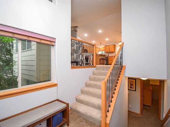 4th image of 619 S Raven Ave