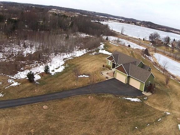 Enjoy nature and the lake, and still have an easy commute.