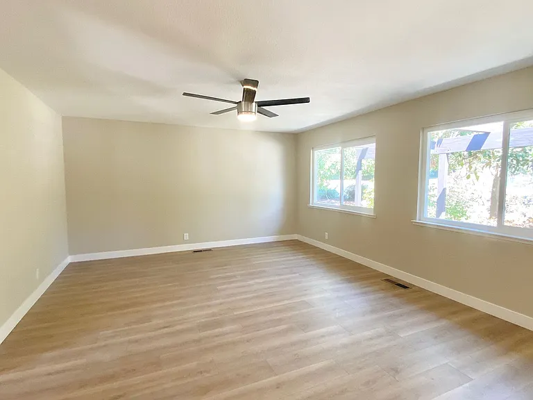 7349 Cross Dr — Photo 2