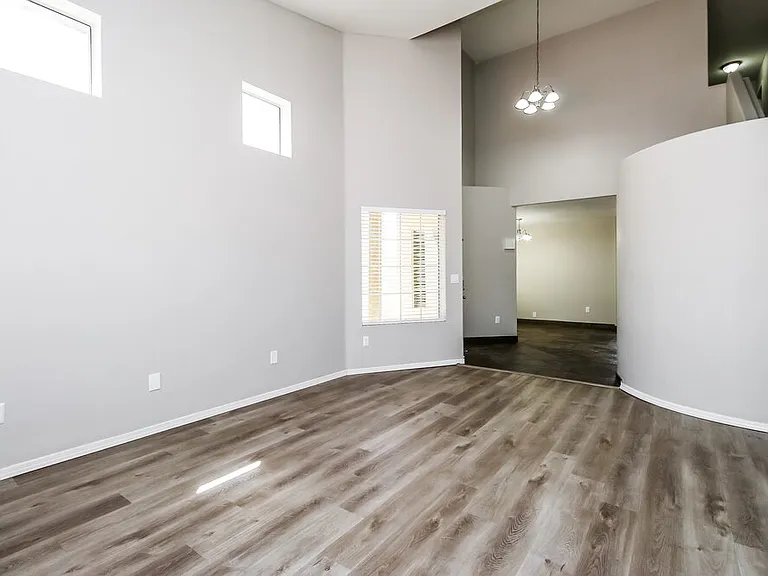 927 E Glenmere Dr — Photo 8