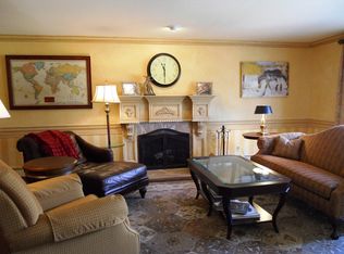 719 Surrey Ln, Franklin Lakes, NJ 07417