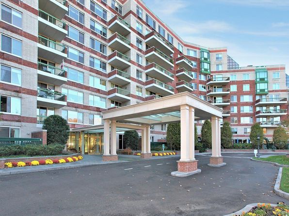100 Hilton Avenue #M3, Garden City, NY 11530