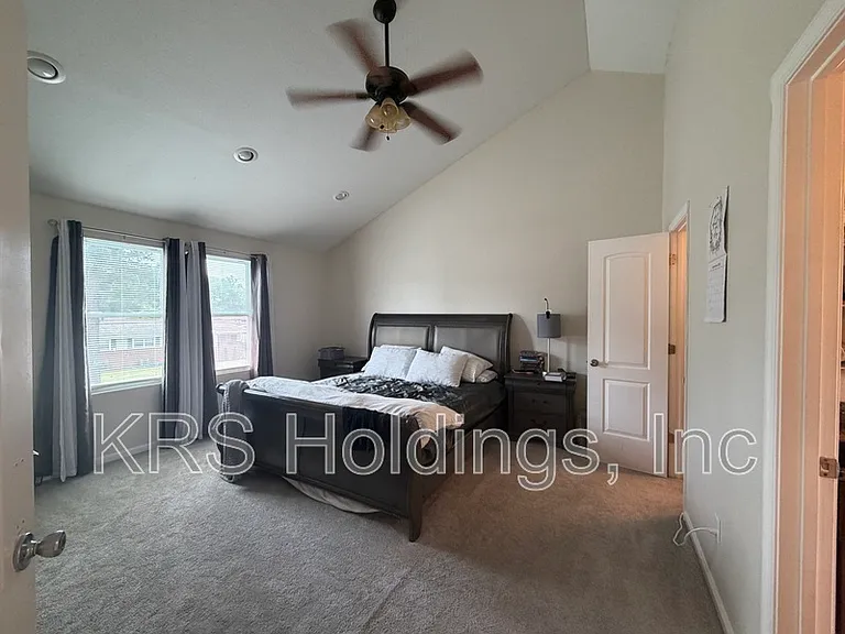 5748 Burrell Ave — Photo 7