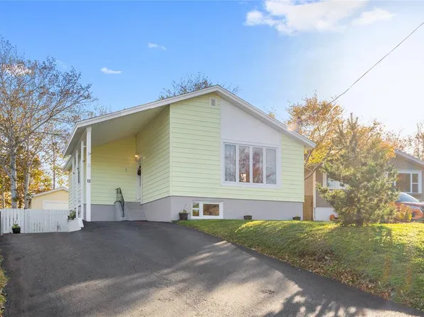 11 Valleyview Avenue, Mount Pearl, NL A1N1L6