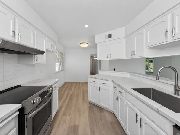 246 W Sample Ave, Fresno, CA 93704