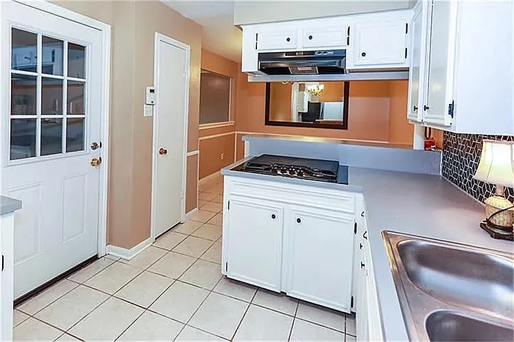 3 bed, 1314 sqft, $1,824 — Photo 3