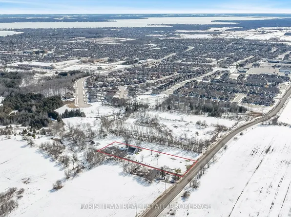 2351 Twenty Side Rd, Innisfil, ON L9S 4J1