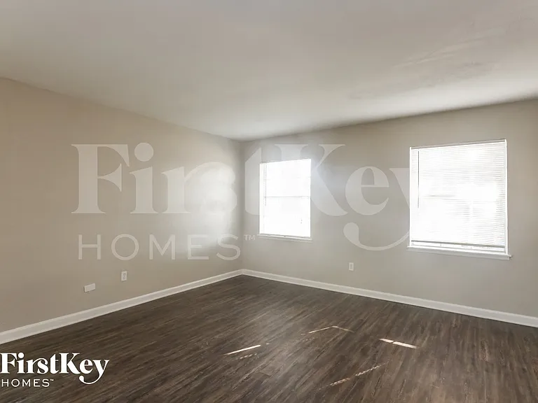 6217 Pine St — Photo 4