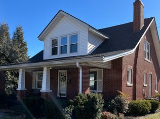 192 Broadway St, Versailles, KY 40383