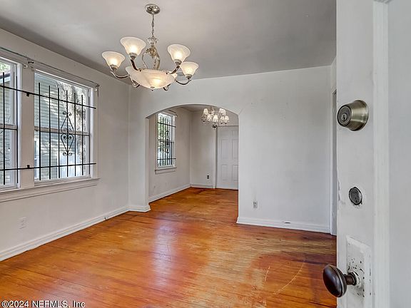 5th image of 537 W 17TH Street