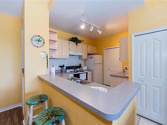5th image of 8828 Dunes Ct APT 302