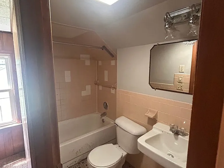 4609 Standish Dr — Photo 7