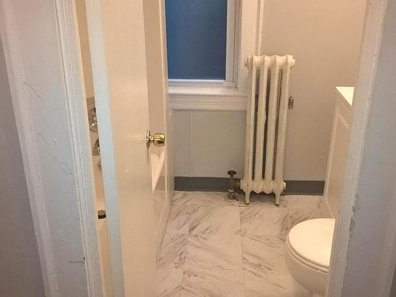 5th image of 11109 Fortune Ave APT 12A