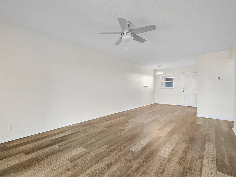 2615 NE 1st Ct #407 — Photo 9