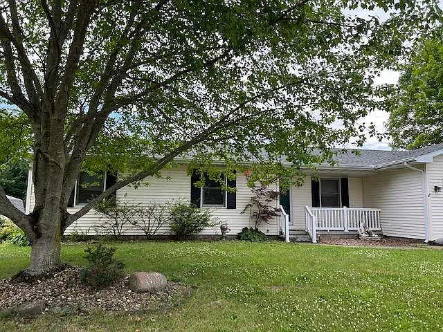 1100 Dani Ln — Photo 2