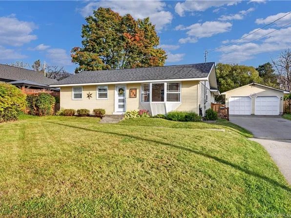 228 Wellington St, Miramichi, NB E1N 1M9