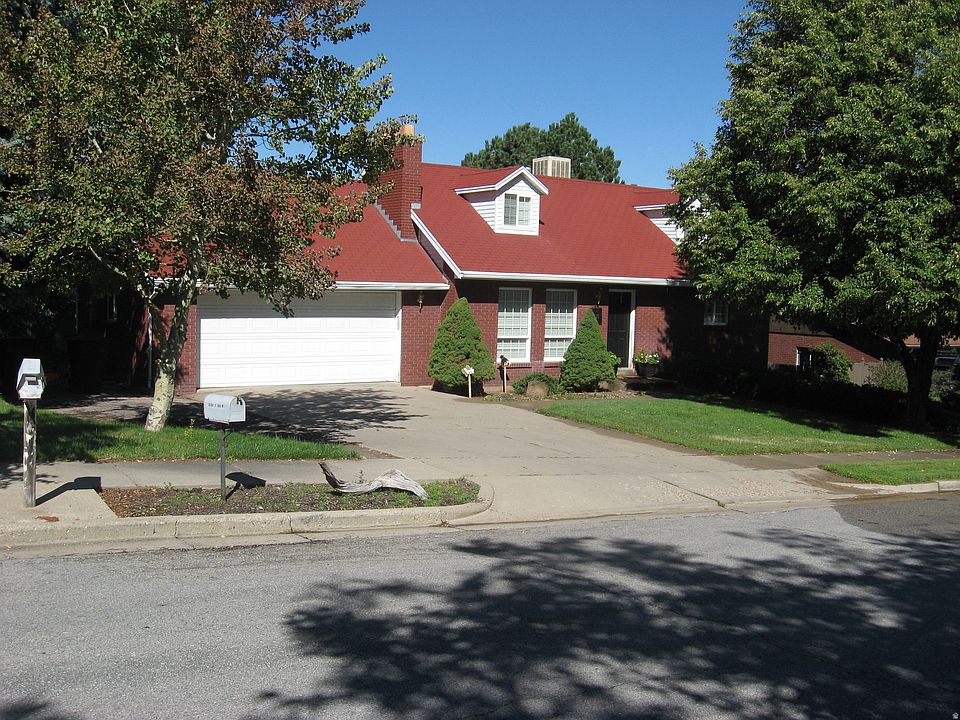 1st image of 3166 S Linden St