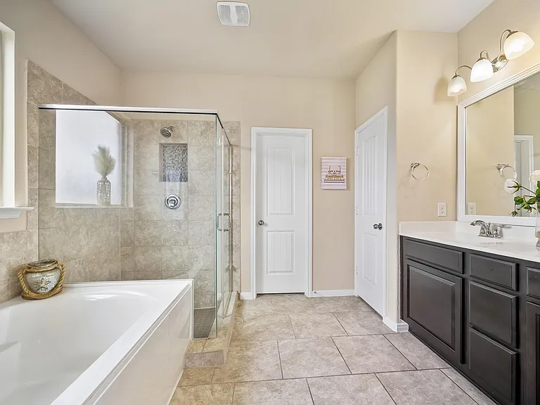 13935 Carncross Ct — Photo 18