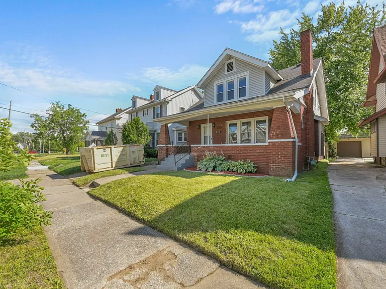 1329 Shenandoah Rd — Photo 1