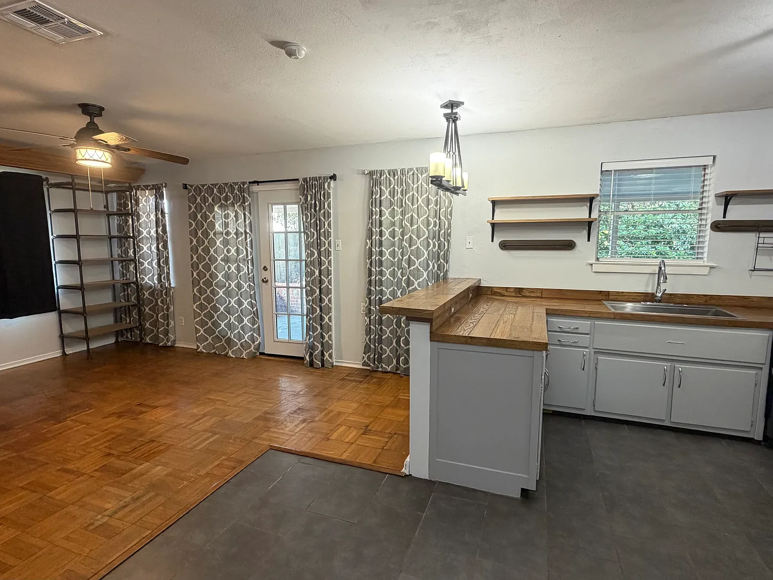 3 bed, 1250 sqft, $1,650 — Photo 4