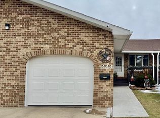 223 17th St SE, Watertown, SD 57201