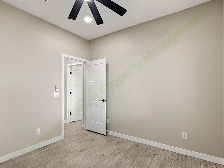 511 E 8th Ave #101 — Photo 20
