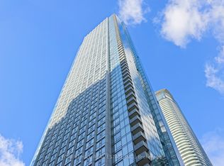 10 York St #6710-C01, Toronto, ON M5J 0E1
