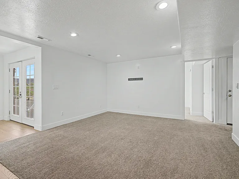 1529 W Stone Gate Dr — Photo 45