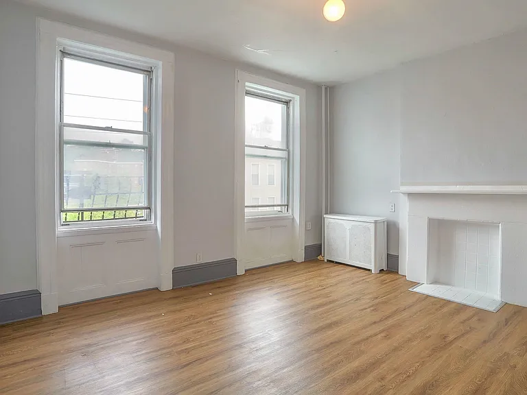 327 Jackson St #13 — Photo 20