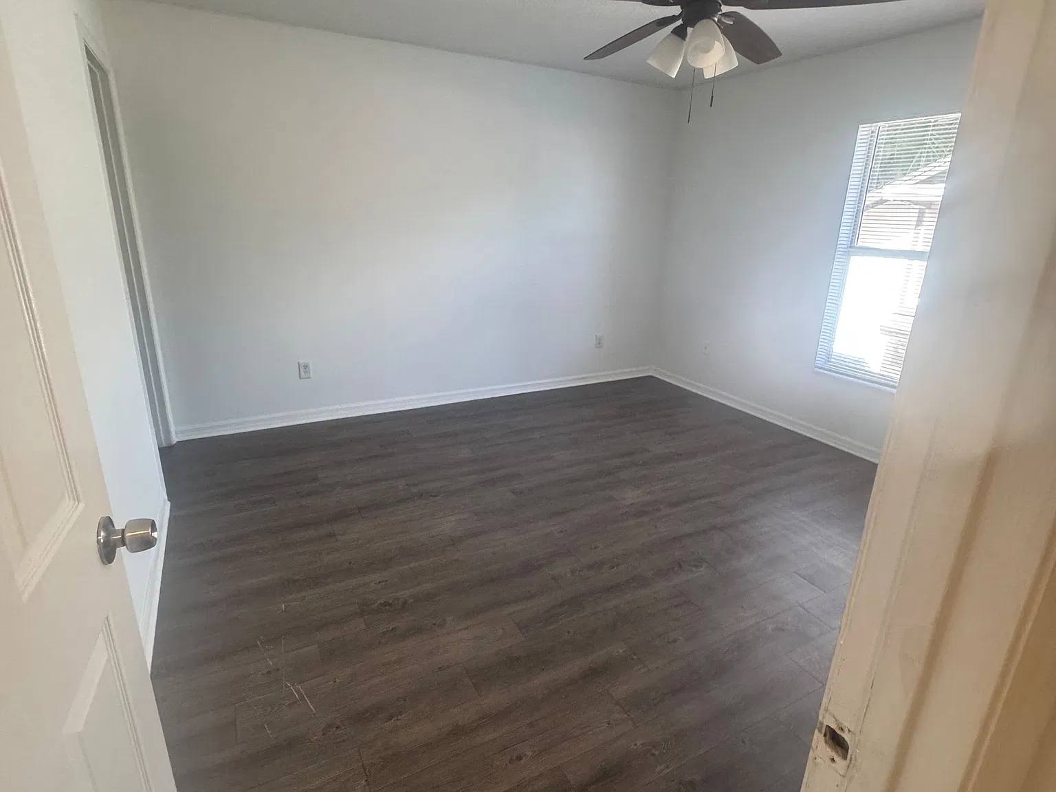 3 bed, 1228 sqft, $2,000 — Photo 2