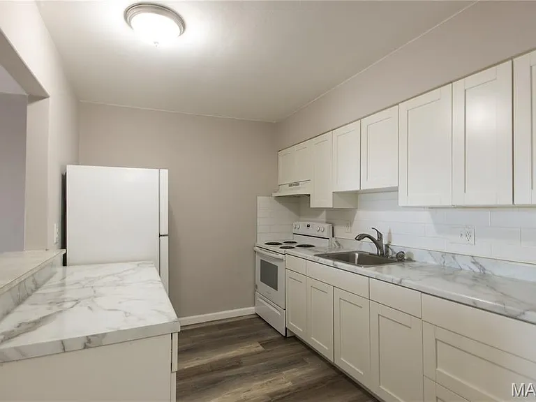 4770 Kings Dr #G — Photo 7