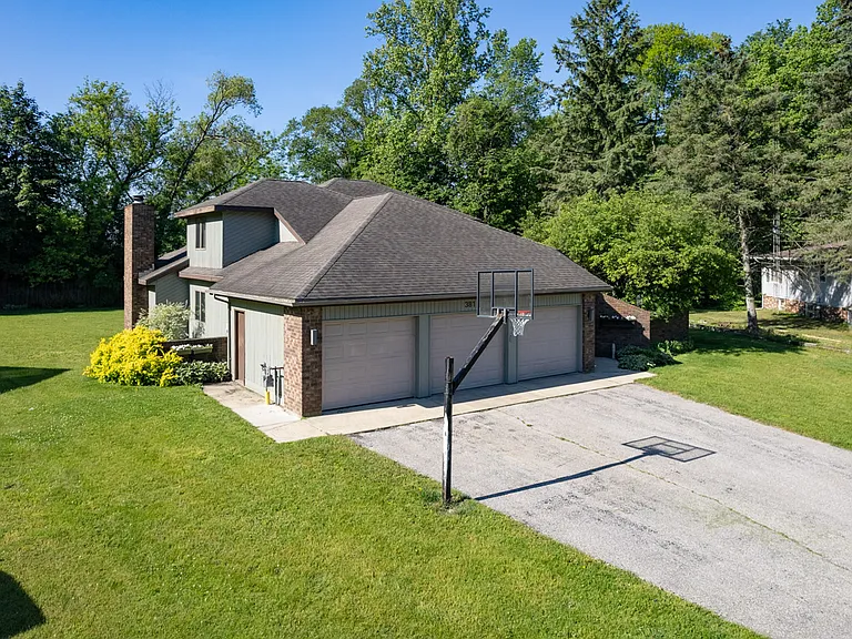 381 Timber Dr — Photo 6