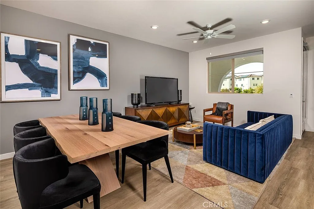 3 bed, 2.5 bath, 1600 sqft, $4,900 — Photo 4