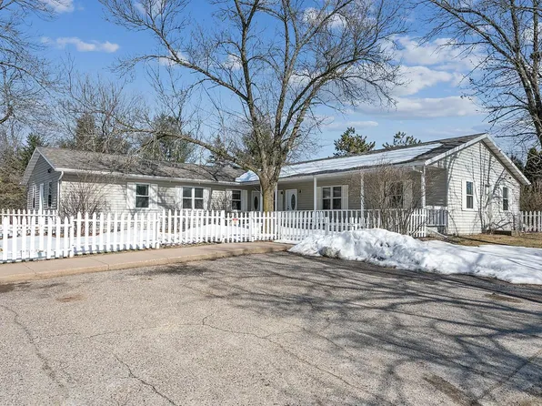 531 Lakeshore Ct, Weyauwega, WI 54983