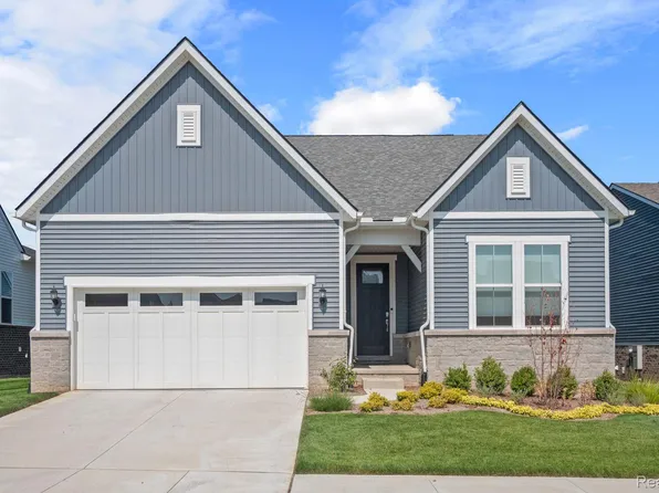 4102 Flagstone Dr, Milford, MI 48381