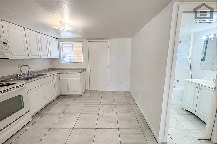 308 E Vogel Ave #3 — Photo 15