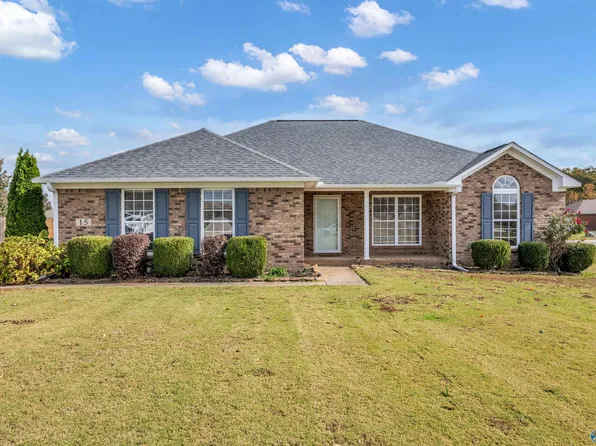 15 Willow Pl, Decatur, AL 35603
