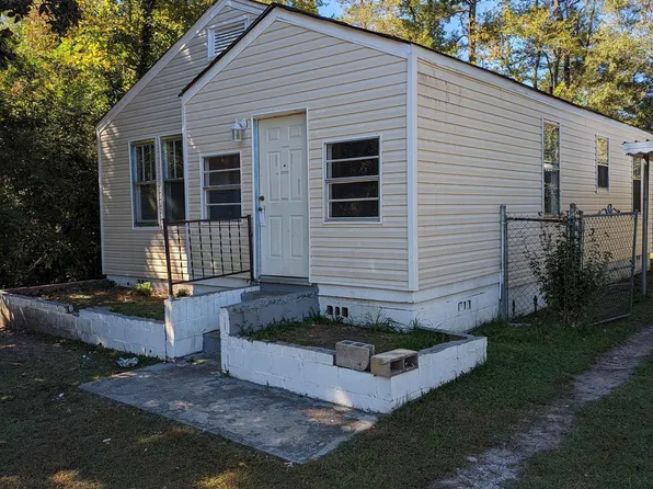 205 Tuskegee Cir, Gadsden, AL 35903