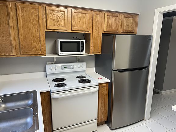 3rd image of 322 N Carter St Unit 104