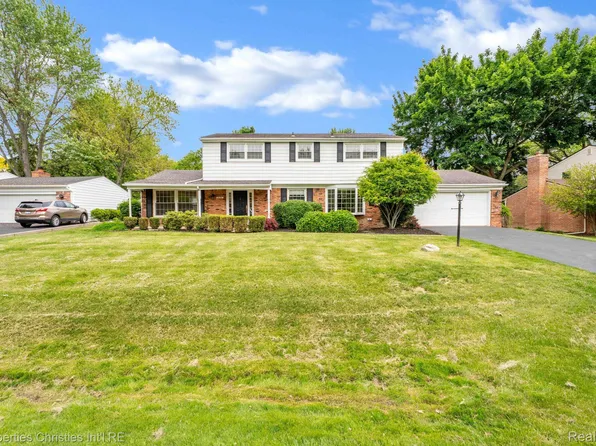 30200 Fiddlers Grn, Farmington Hills, MI 48334