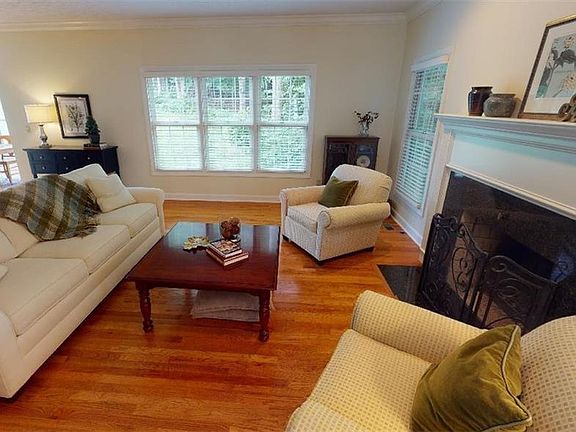 3rd image of 5756 Londonairy Blvd