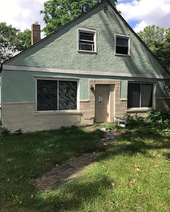 1st image of 2052 Kenton Ave