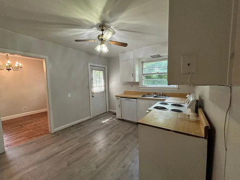 1822 Abbott Ave — Photo 6