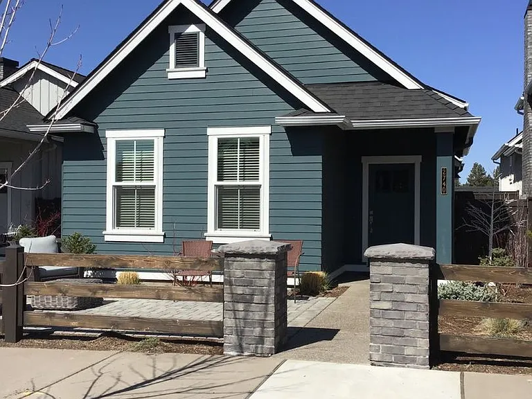 2740 Ordway Ave — Photo 2