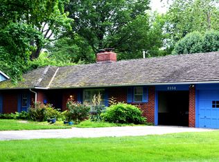 8904 Wenonga Rd, Leawood, KS 66206