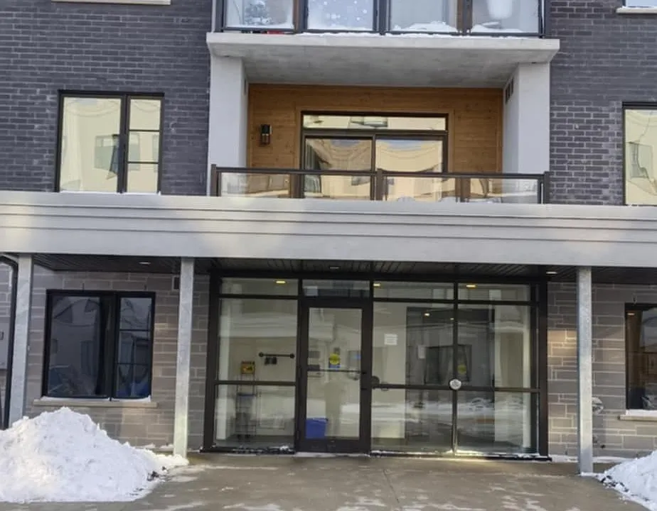 99 B Farley Rd #401